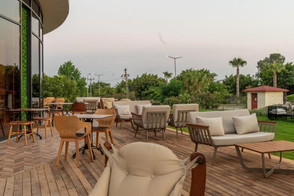 Side Square Hotel מראה חיצוני תמונה