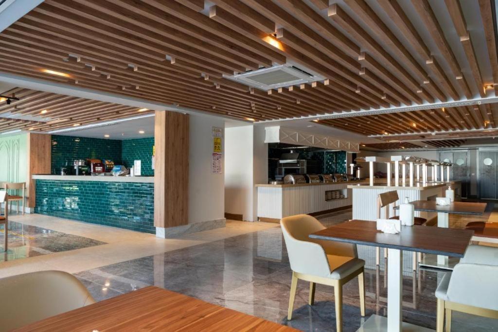 Side Square Hotel מראה חיצוני תמונה