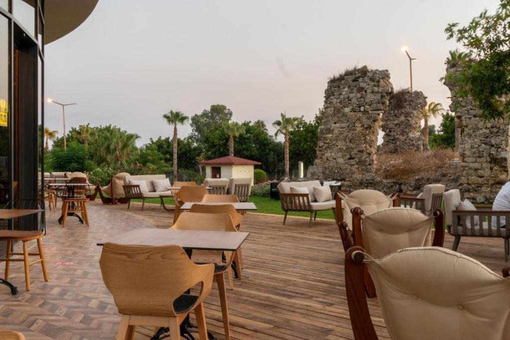 Side Square Hotel מראה חיצוני תמונה