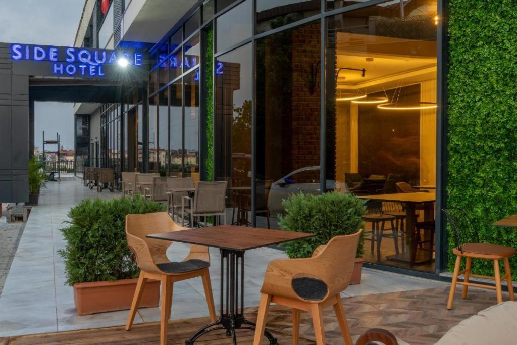 Side Square Hotel מראה חיצוני תמונה