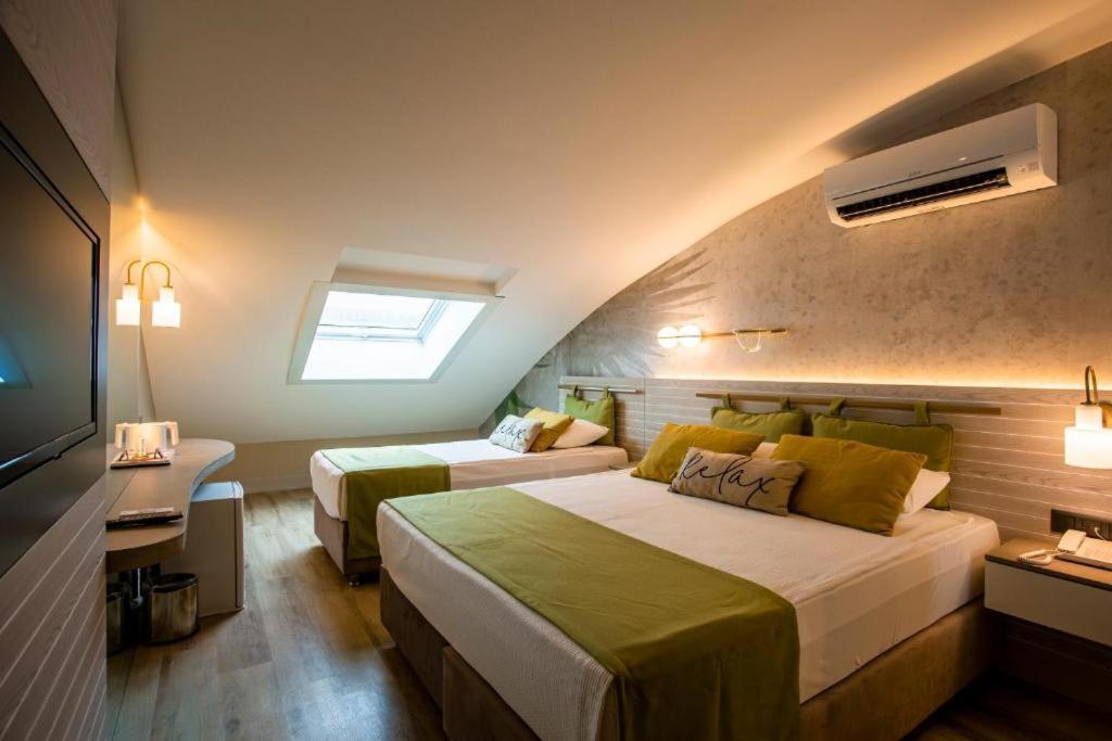 Side Square Hotel מראה חיצוני תמונה