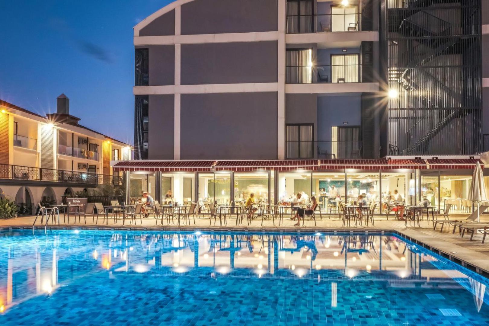 Side Square Hotel מראה חיצוני תמונה
