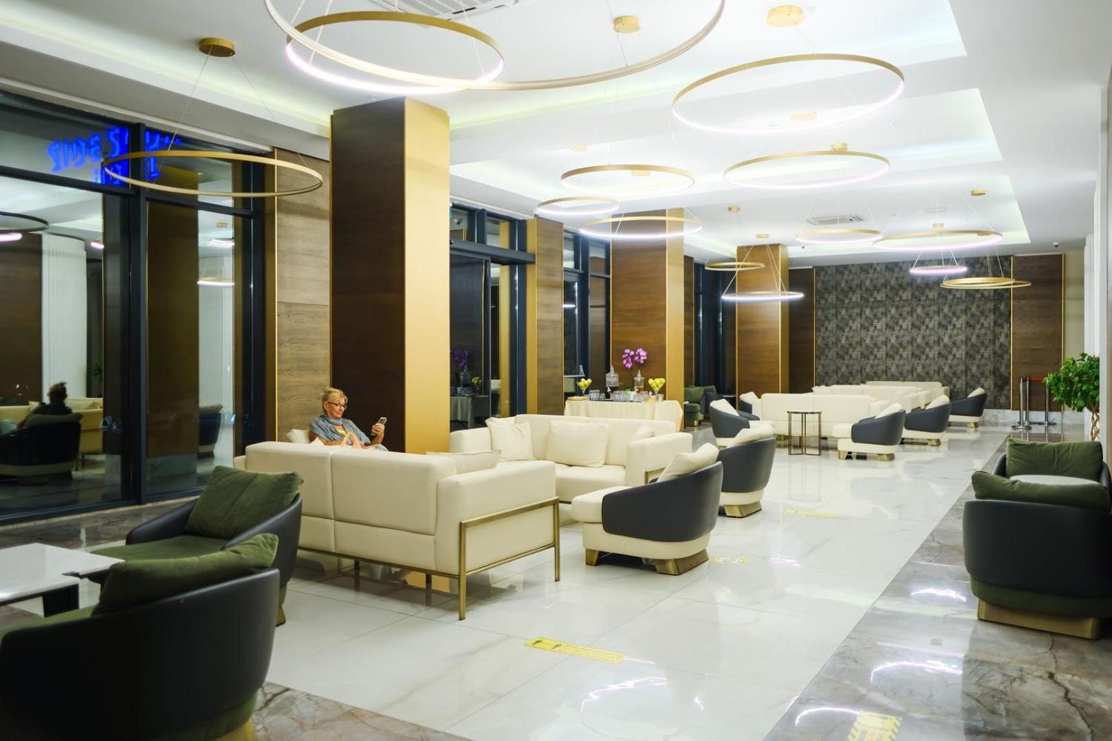 Side Square Hotel מראה חיצוני תמונה