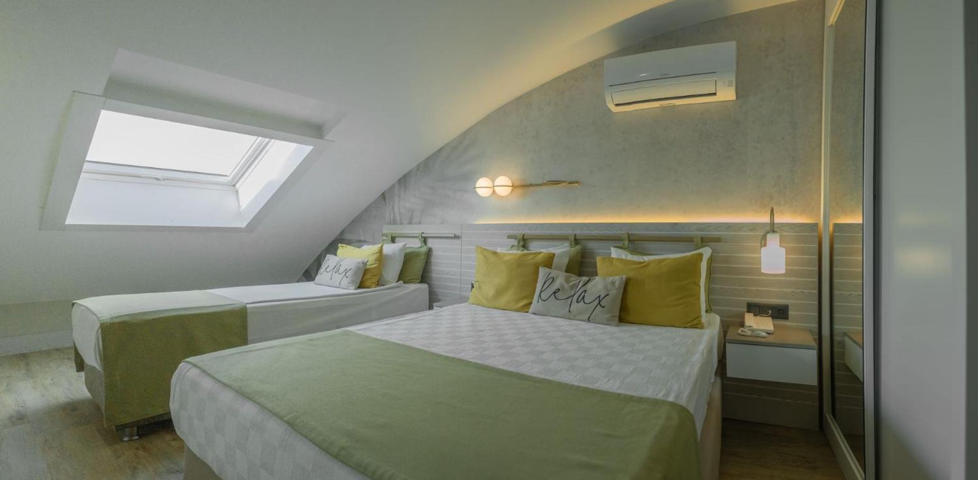 Side Square Hotel מראה חיצוני תמונה